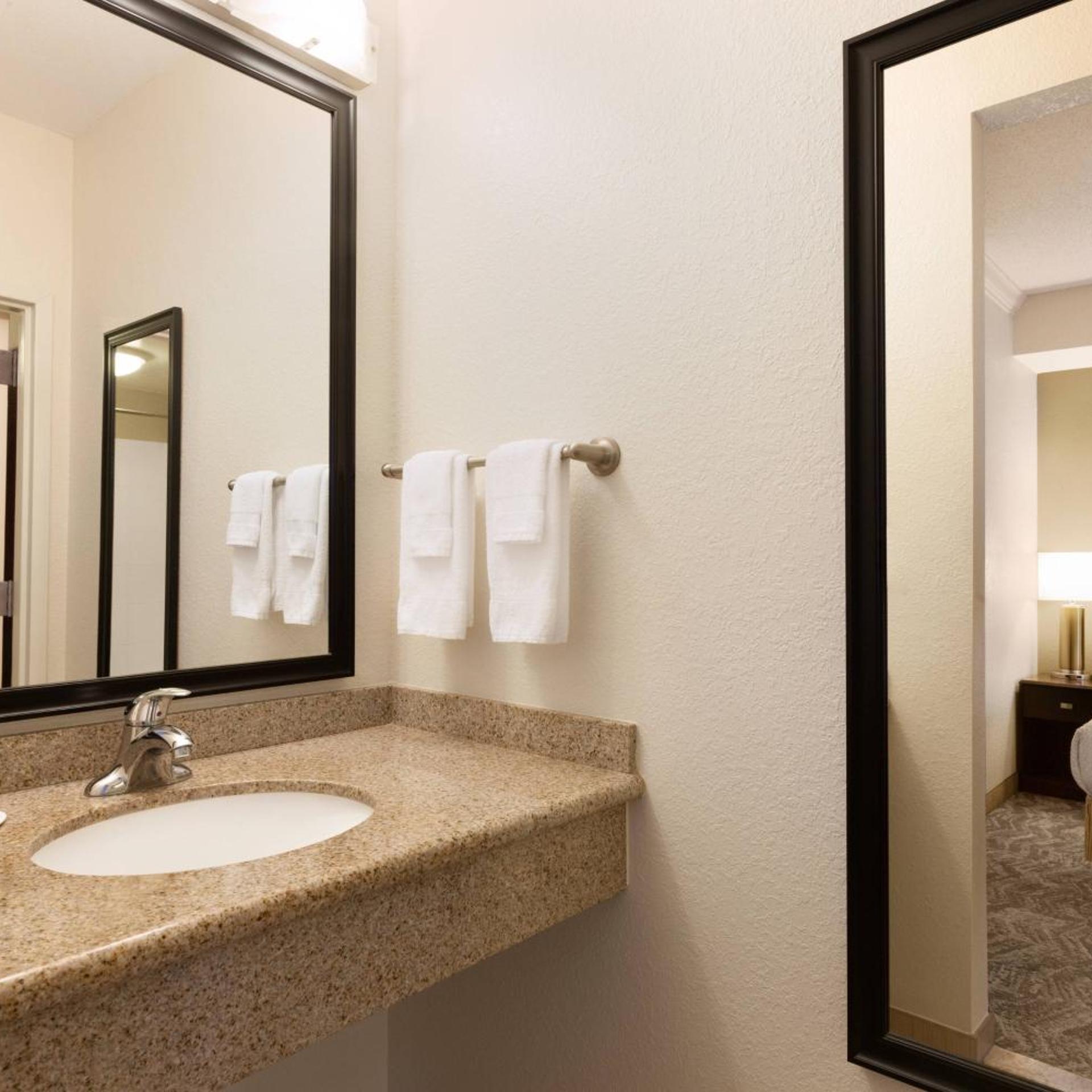جناح بسرير كينج مع سرير سحّاب إضافي مع أريكة، SPRINGHILL SUITES BY MARRIOTT WEST PALM BEACH I-95 2/5