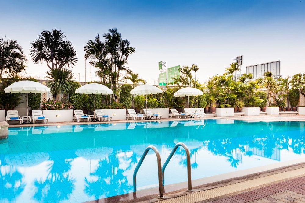 Bangkok Palace Hotel 72/75