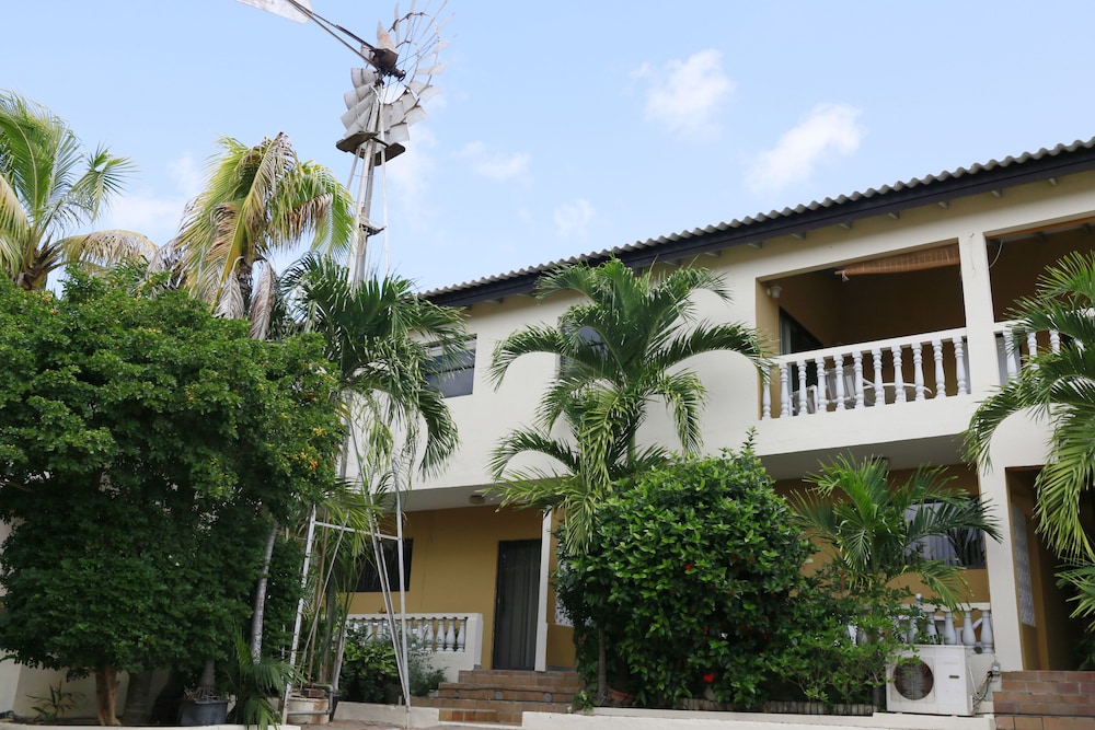 Hersher Studios And Apartments 3/41