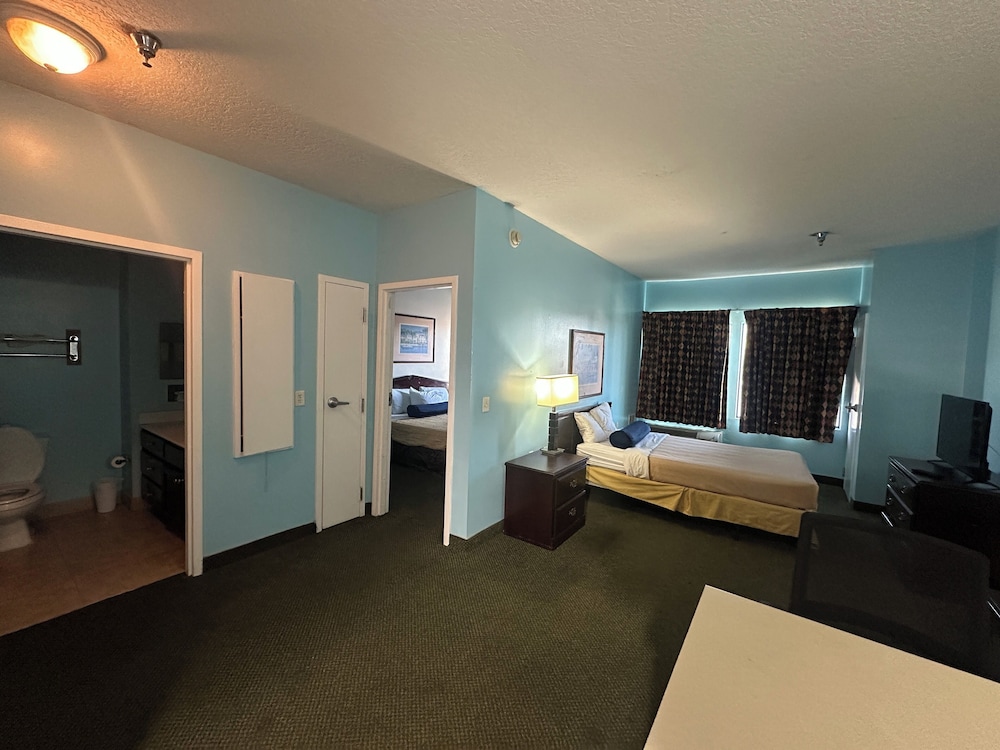 Guest Cottage & Suites 36/60
