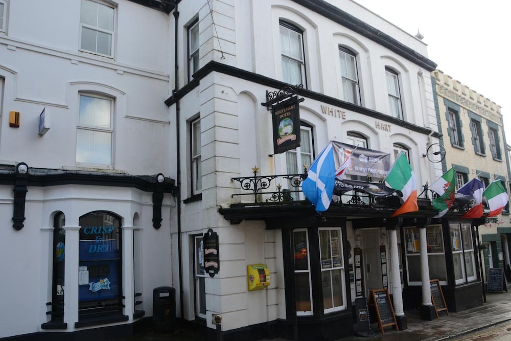 The White Hart Hotel 16/17
