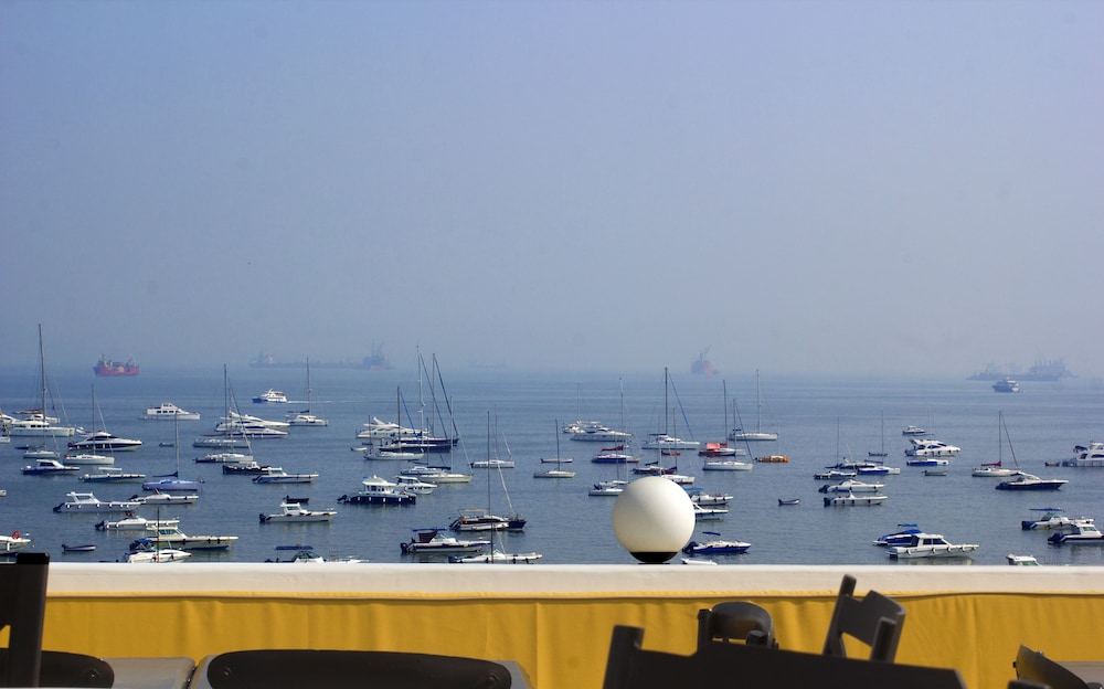 Hotel Harbour View 48/52
