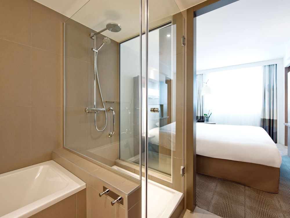 NOVOTEL LODZ CENTRUM 18/77