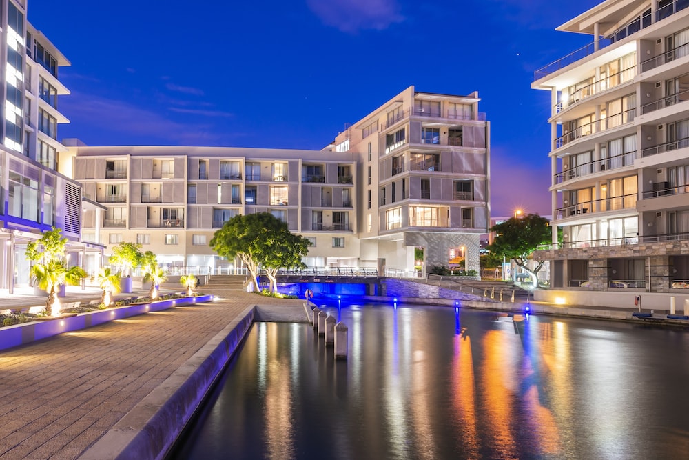 aha Harbour Bridge Hotel & Suites 61/65
