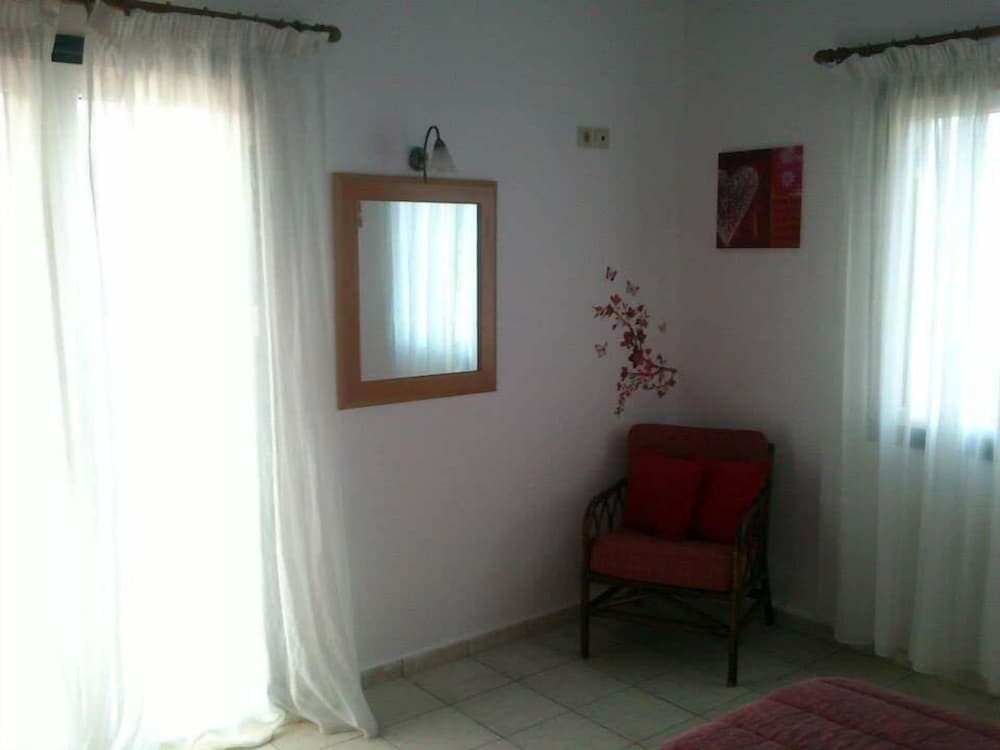 SUNNY HILL Adults only16+ by Estia 6/59