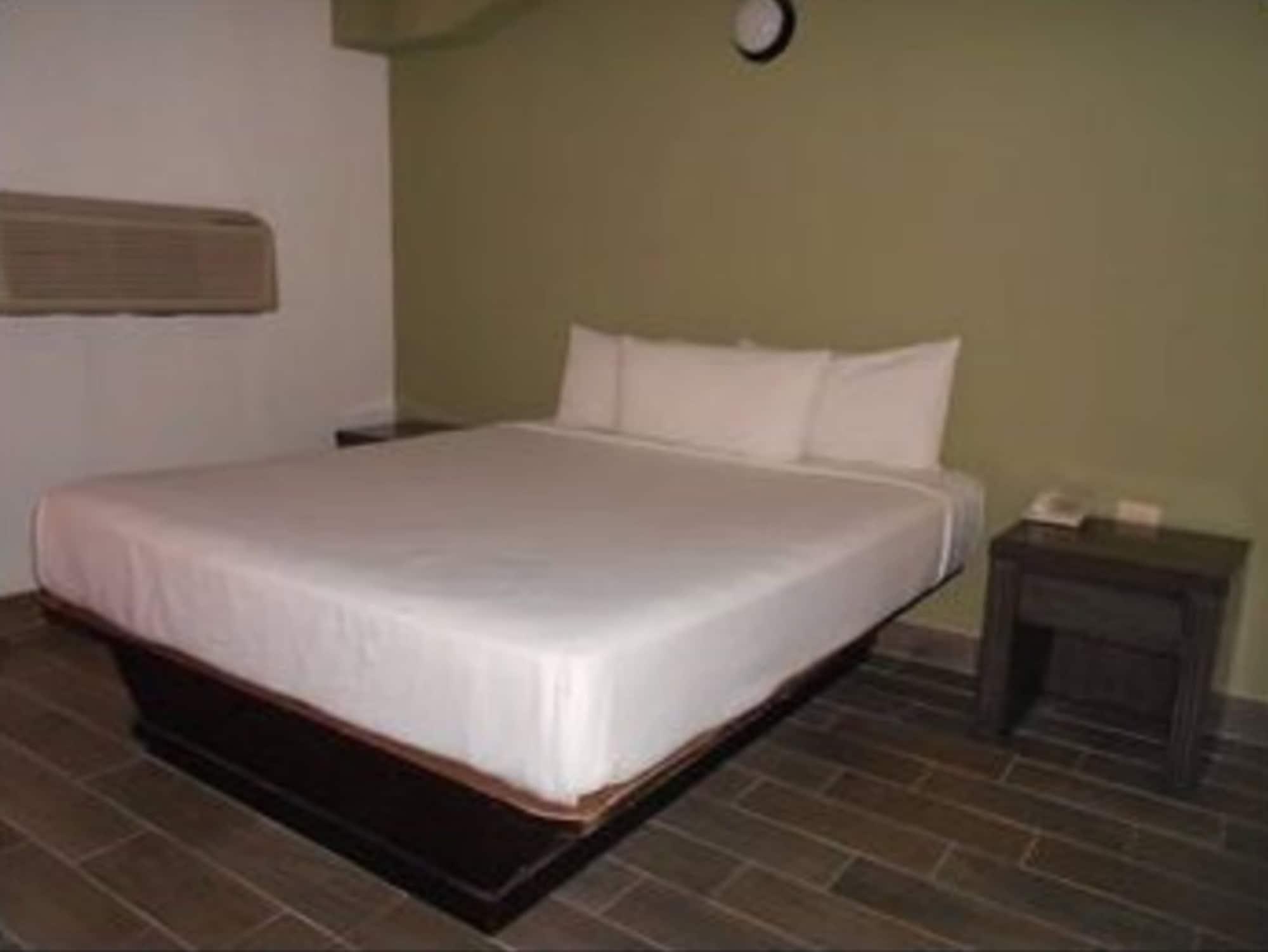 Hotelco Inn 5/19