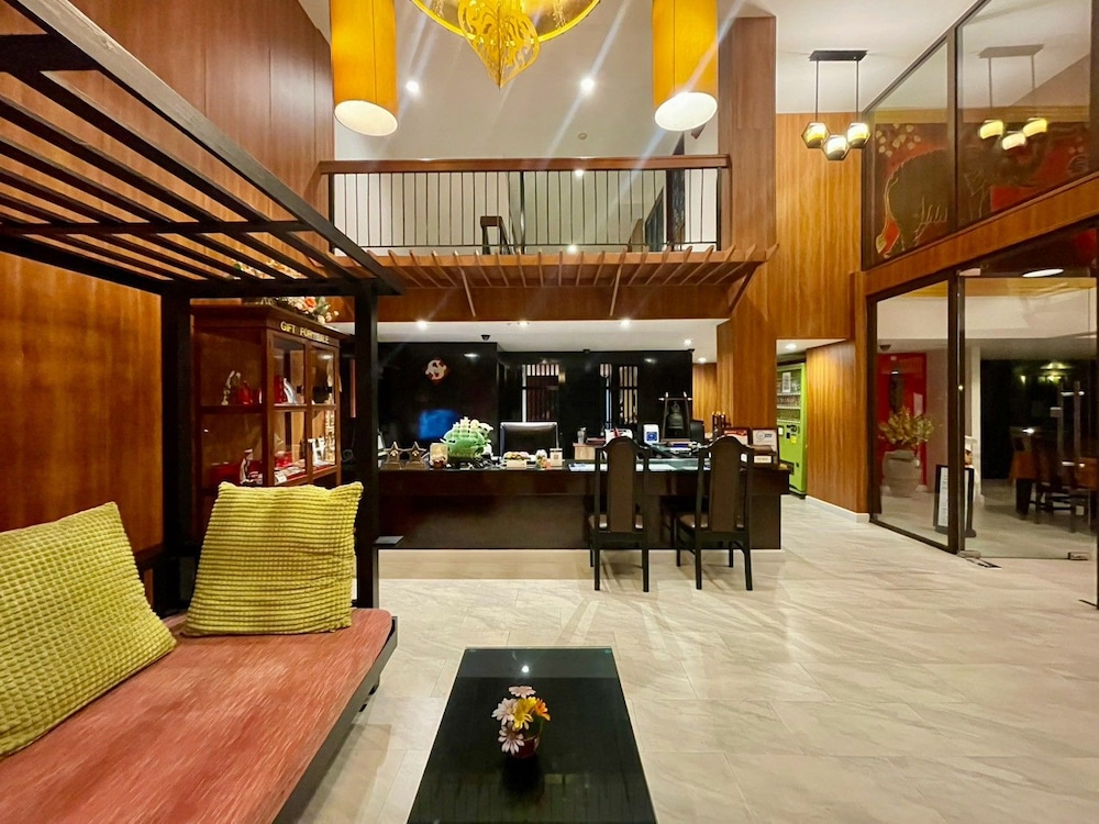 Siam Piman Hotel 6/72