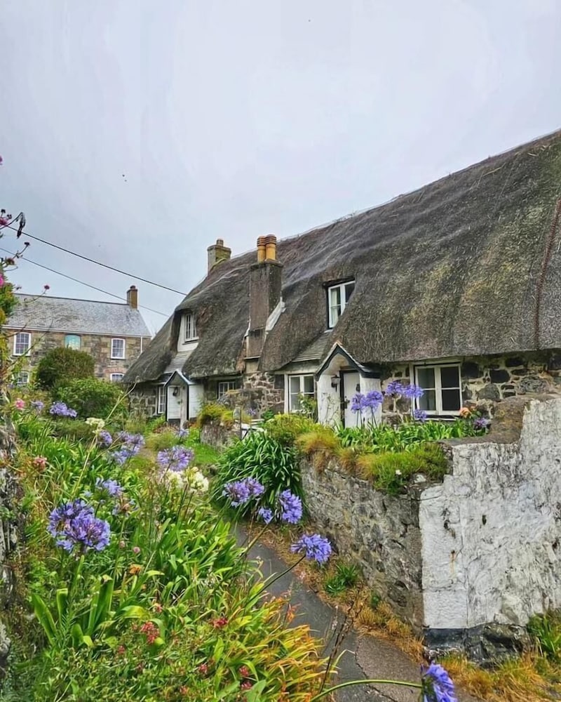 Cadgwith Cove Inn 46/50