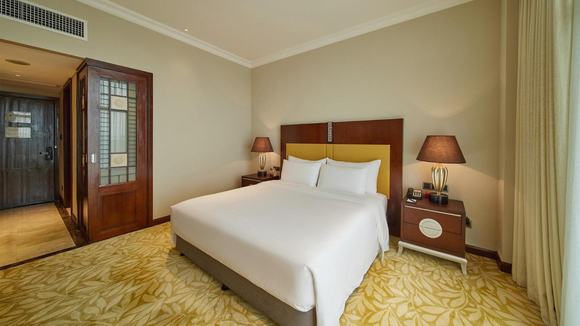 Deluxe, Double or Twin Bed