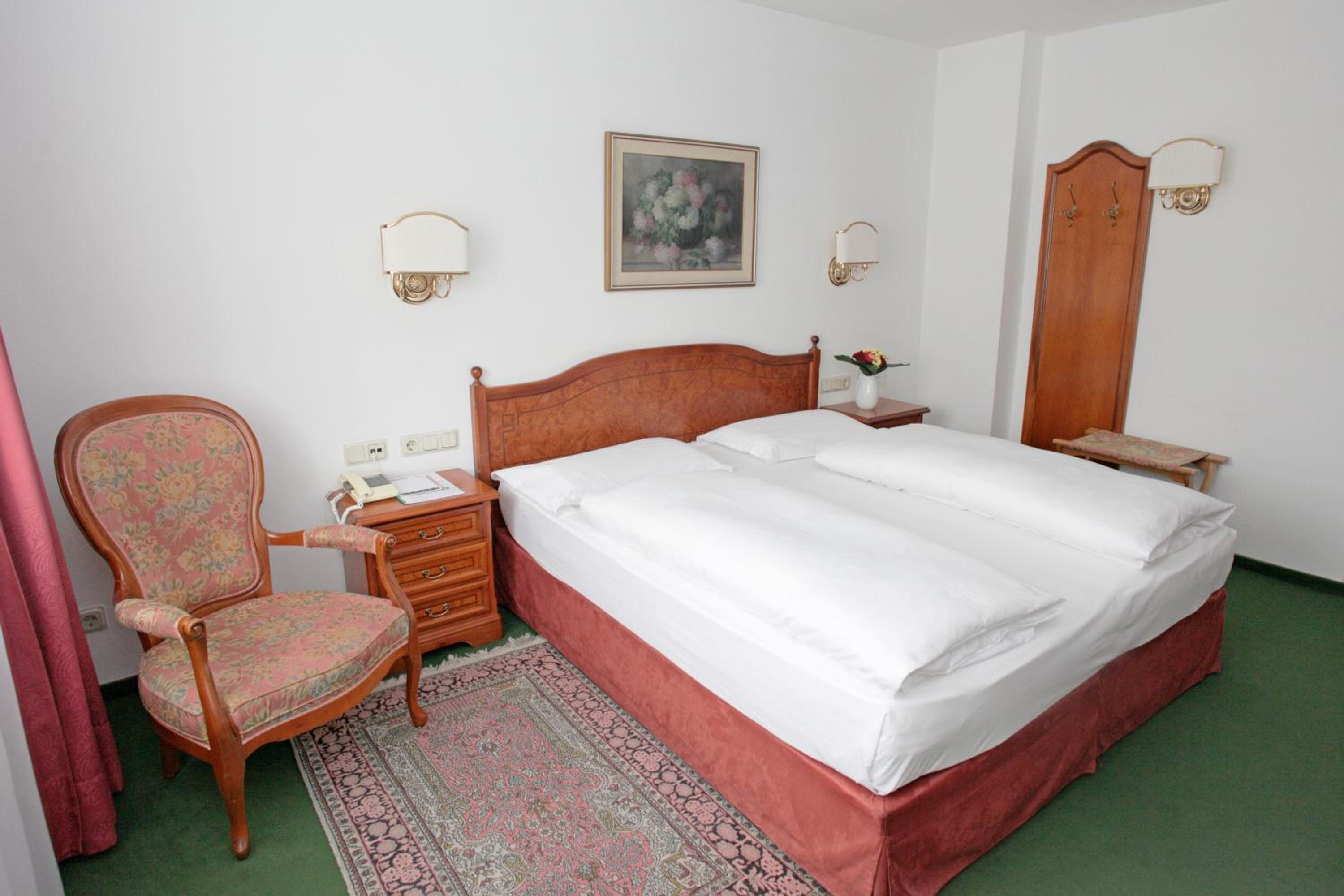 غرفة قياسية بسرير مزدوج، Grunerbaum Hotels 3/9