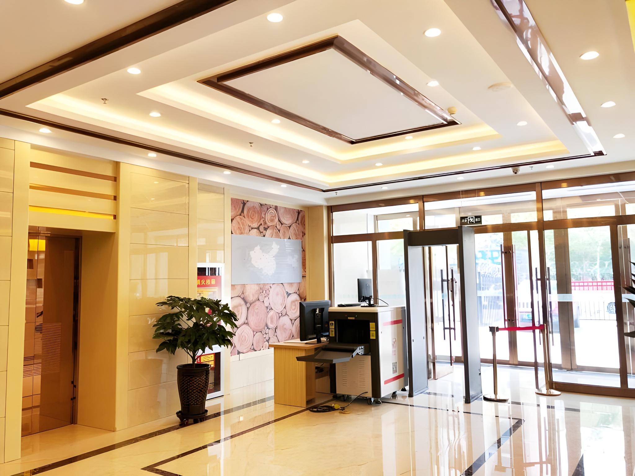 GreenTree Inn Urumqi Airport Tianyi International City 36/47