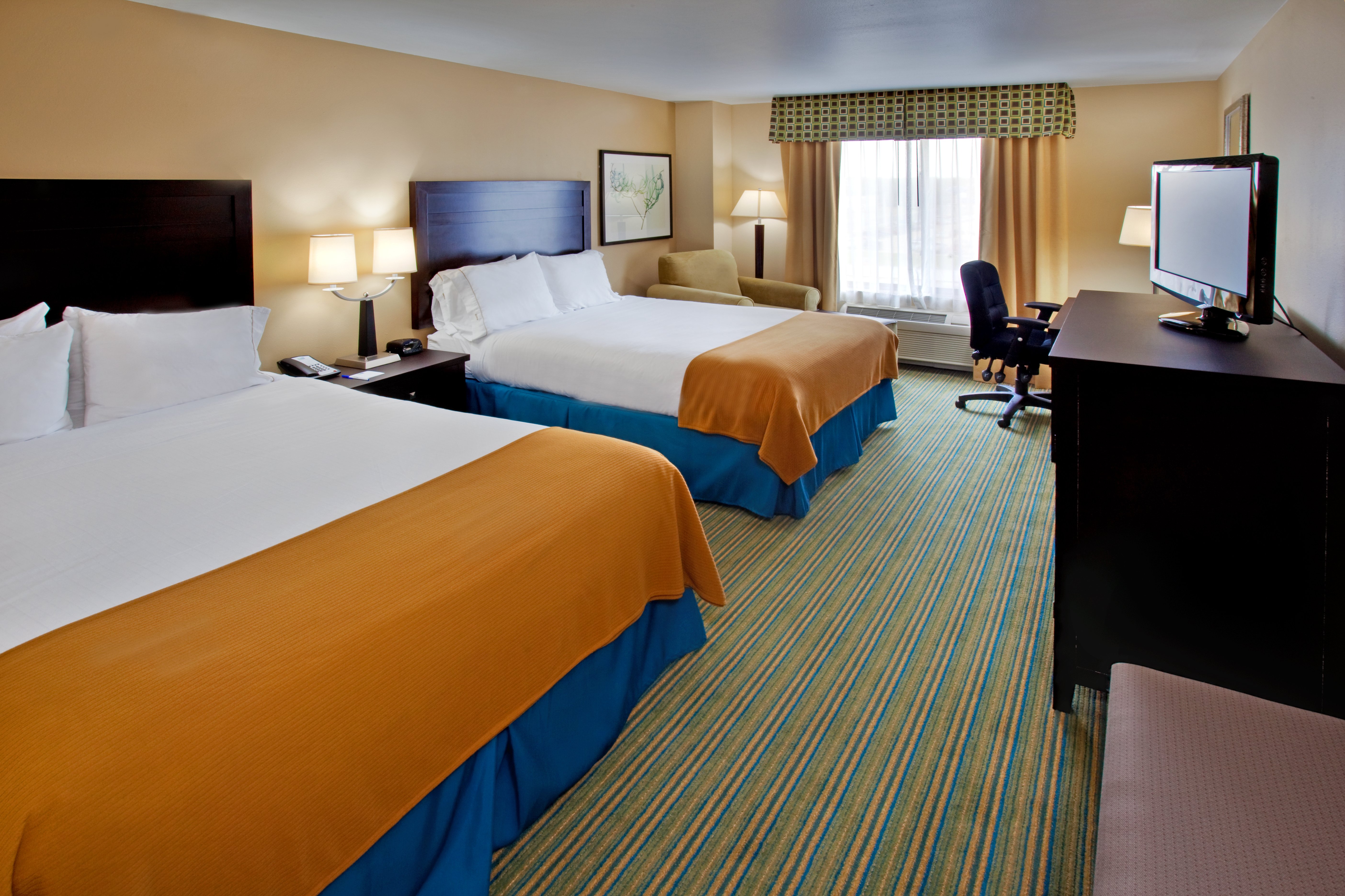 Holiday Inn Express Waterloo-Cedar Falls 16/59