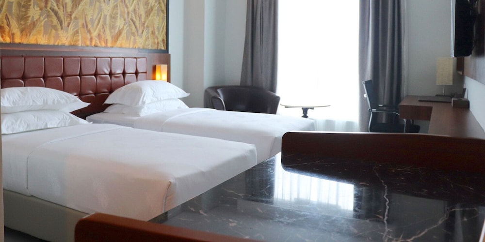 GRAND, DELUXE, TWIN BEDS