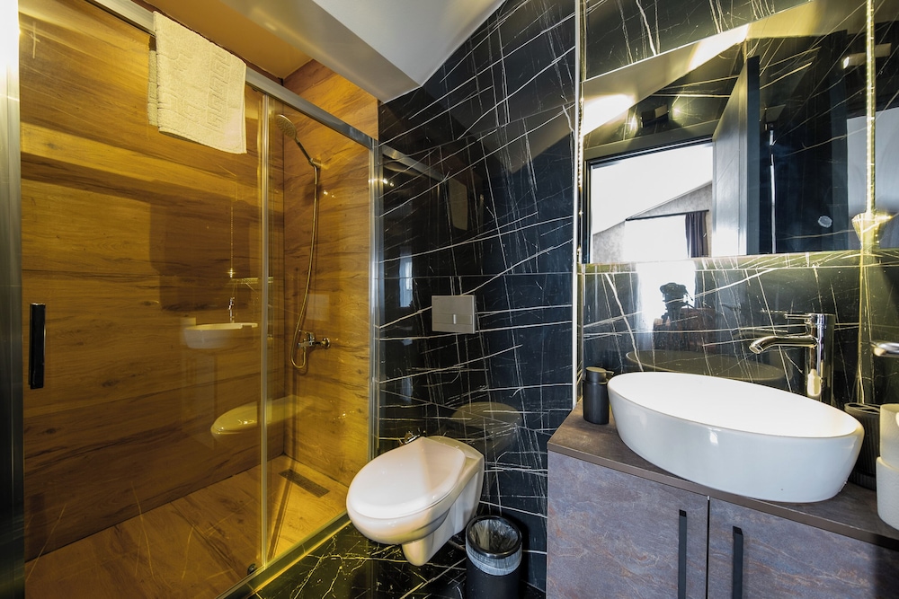 Mrt Suites Lara 44/50