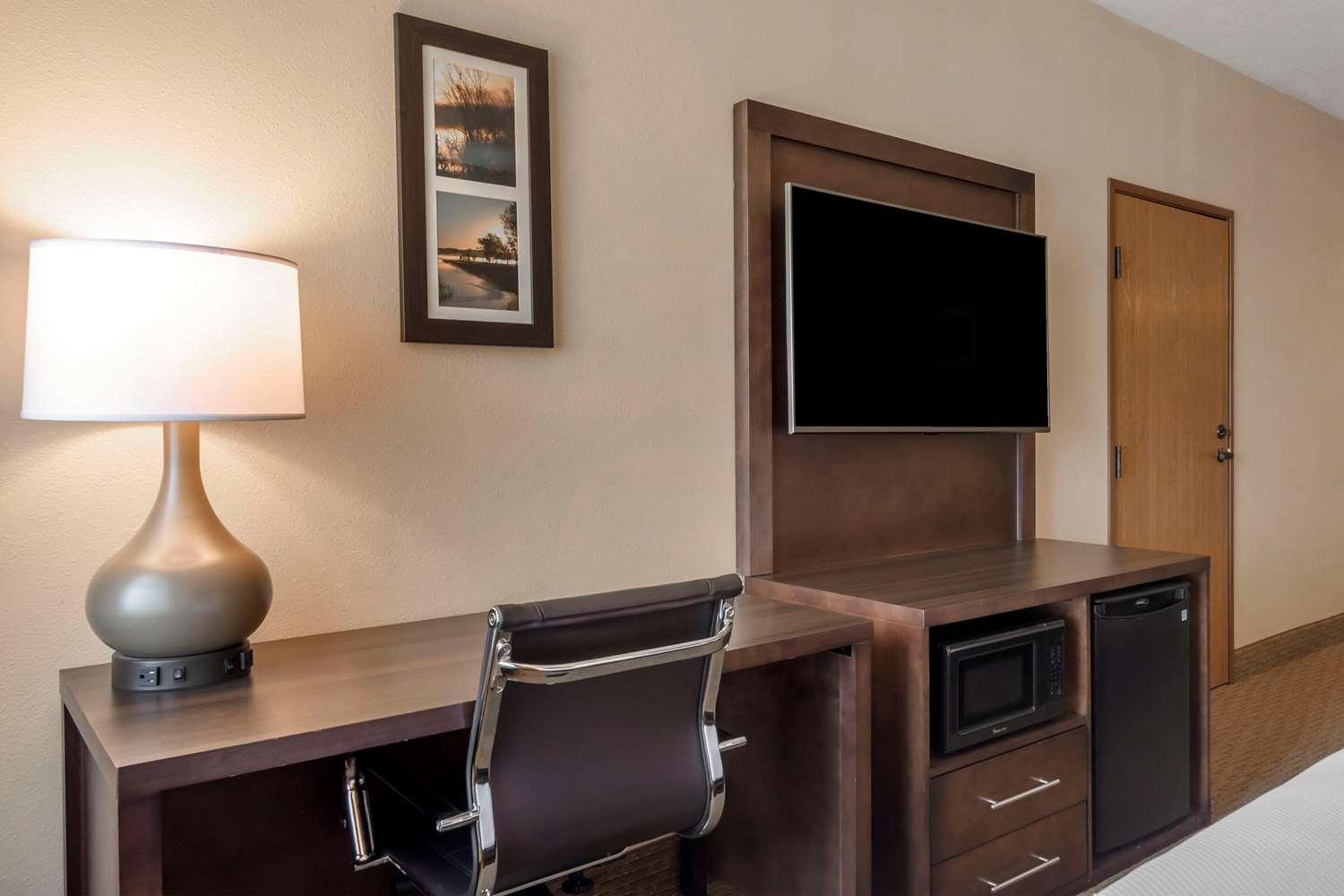 Comfort Inn & Suites Macon, MO 9/17