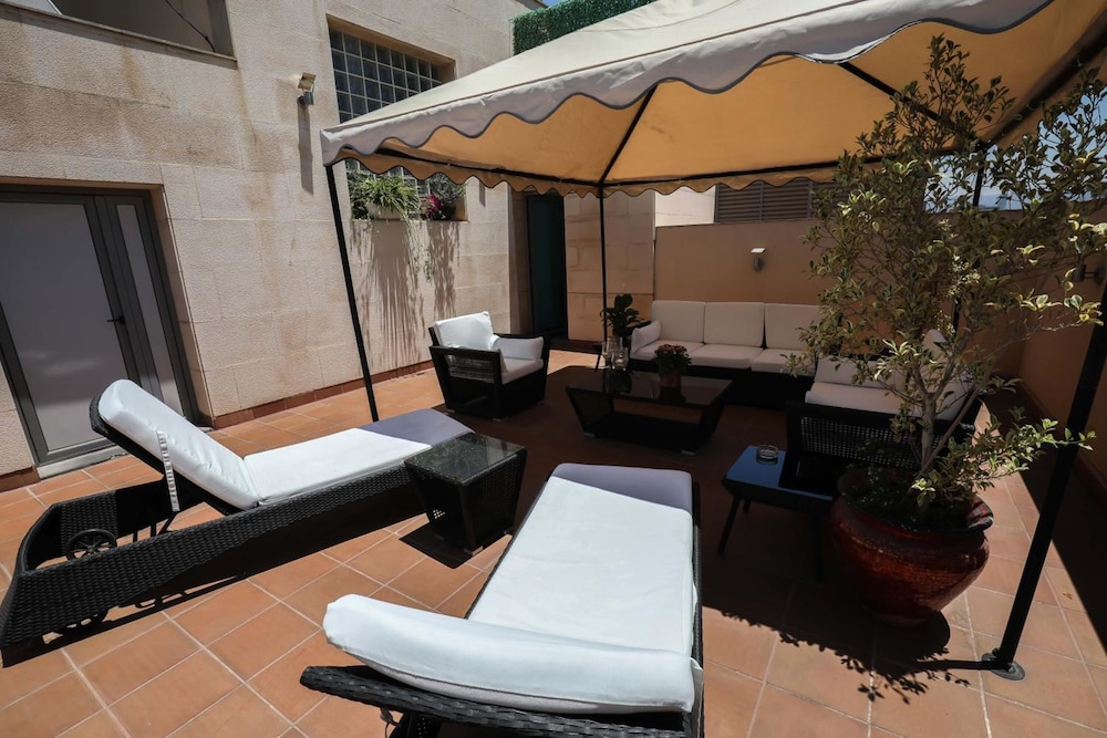 Sky Suites 21/61