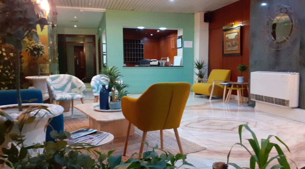 Marques de Santillana Hotel 34/60