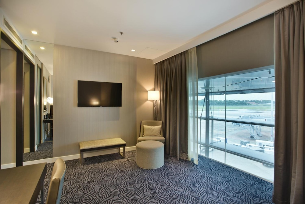 Ambassador Transit Hotel Terminal 3 25/34