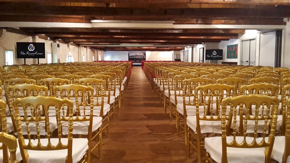 VILLA FOSCARINI CORNARO 33/50