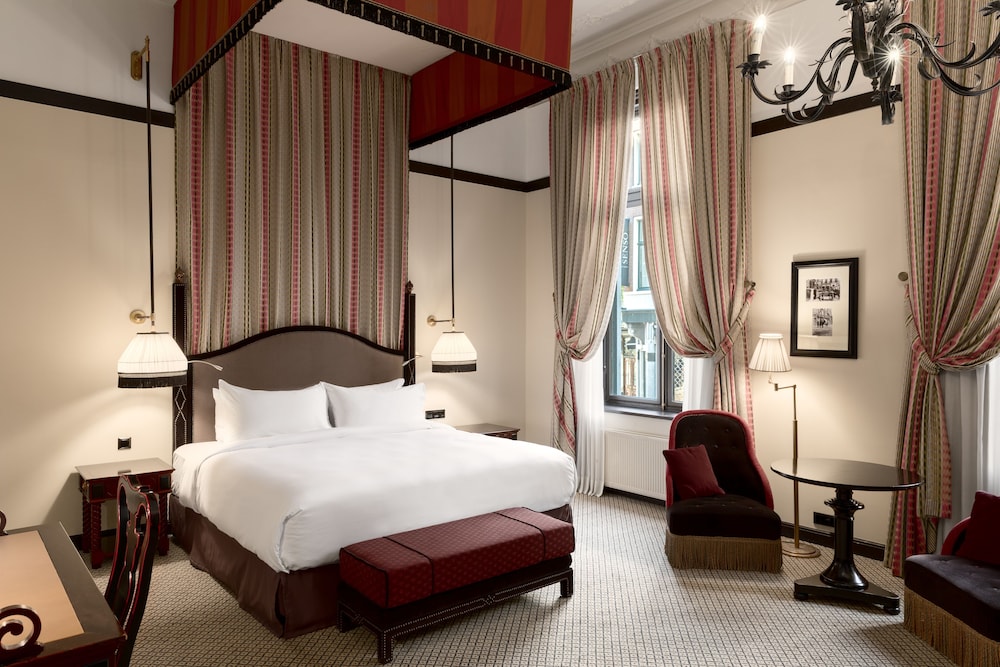 Deluxe, King Bed
