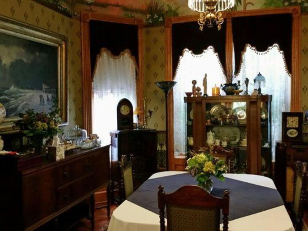 Geiger Victorian Bed and Breakfast 15/25