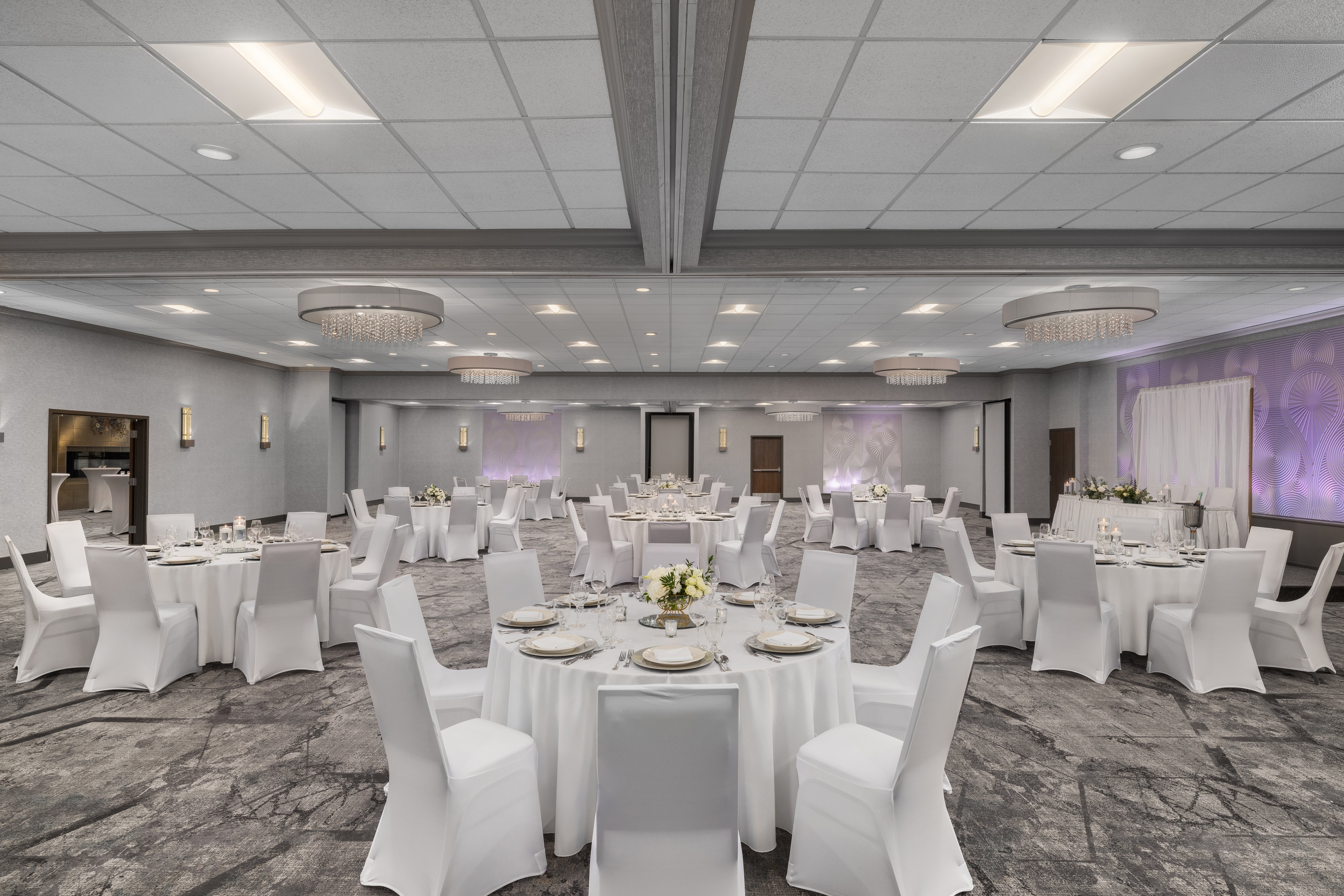 Radisson Hotel and Conference Center Coralville - Iowa City 56/61