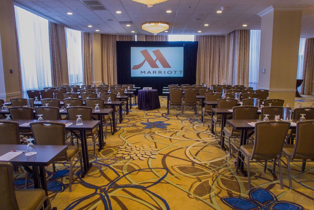Marriott Teaneck at Glenpointe 35/37
