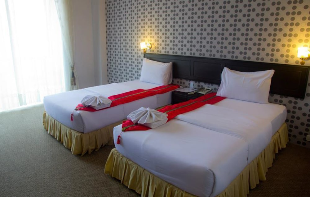 Golden Dragon Resort 7/43