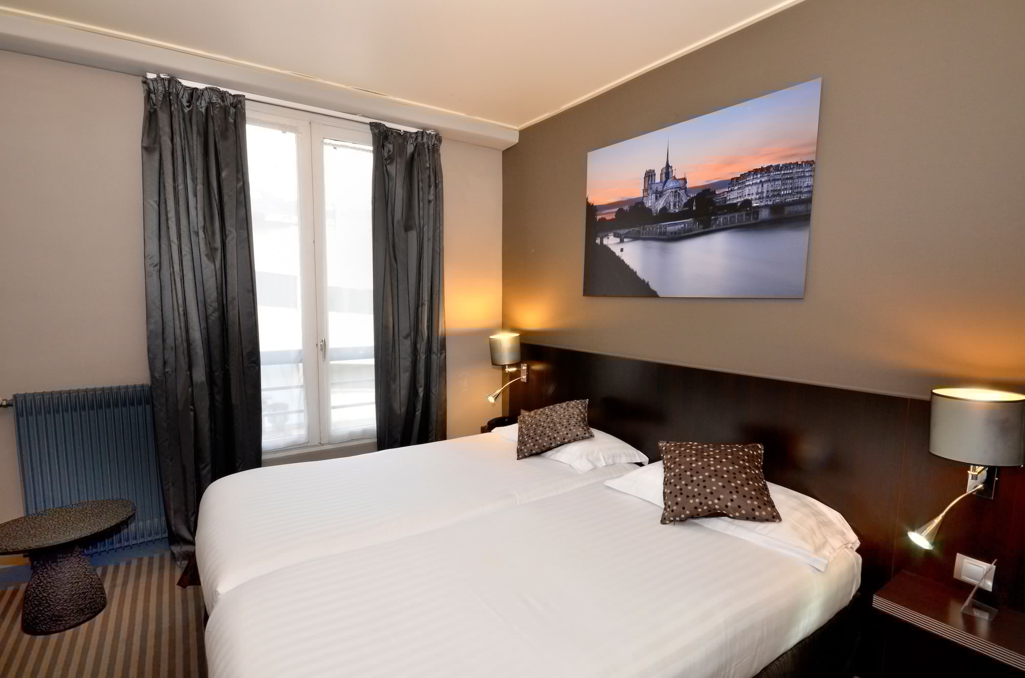 Room at Jardin De Villiers, PARIS