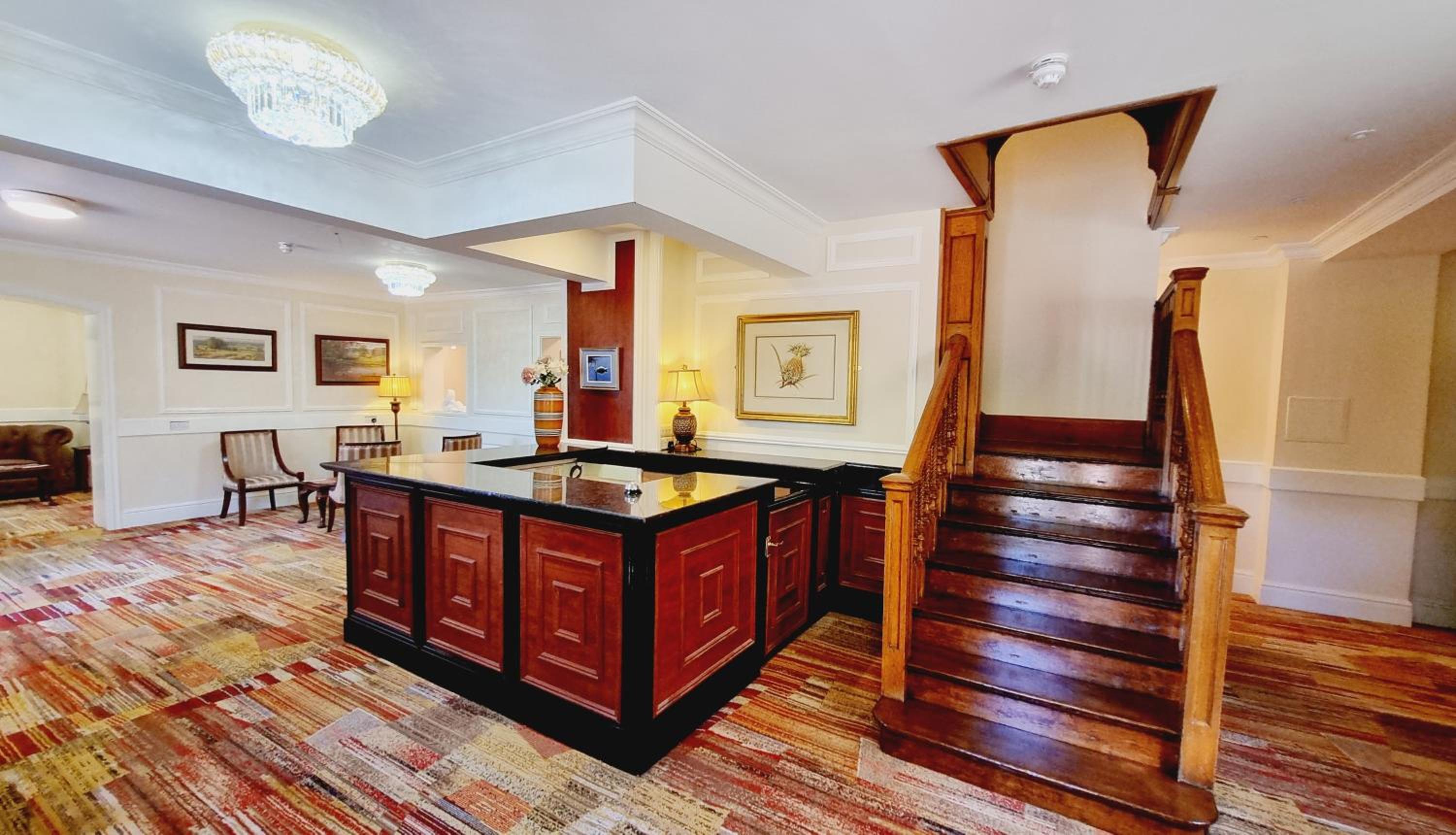 Royal Swan, Ashley Manor - B&B 3/30