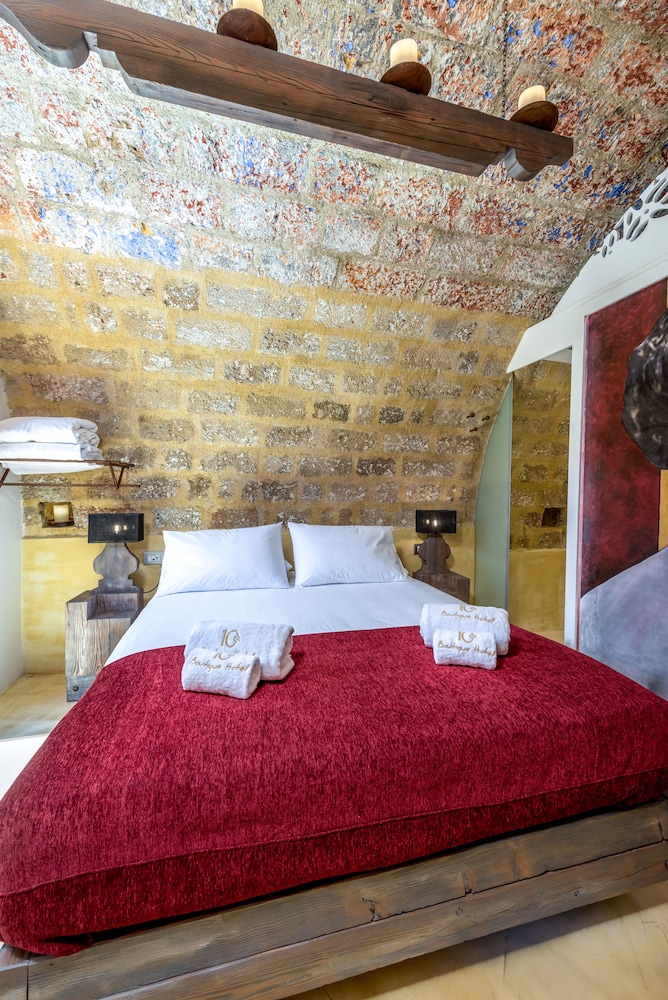 10GR Boutique Hotel & Wine Bar - Adults Only 20/64