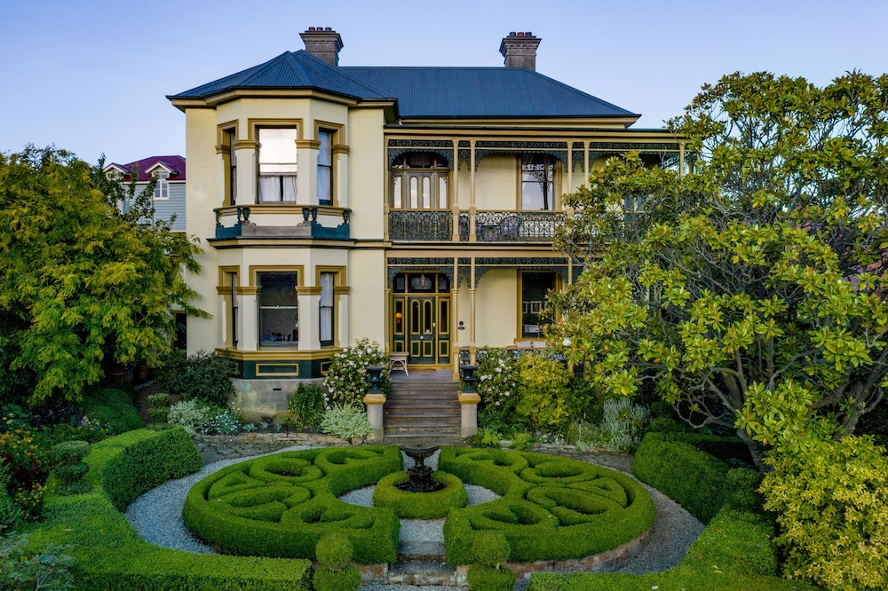The Corinda Collection 4/50