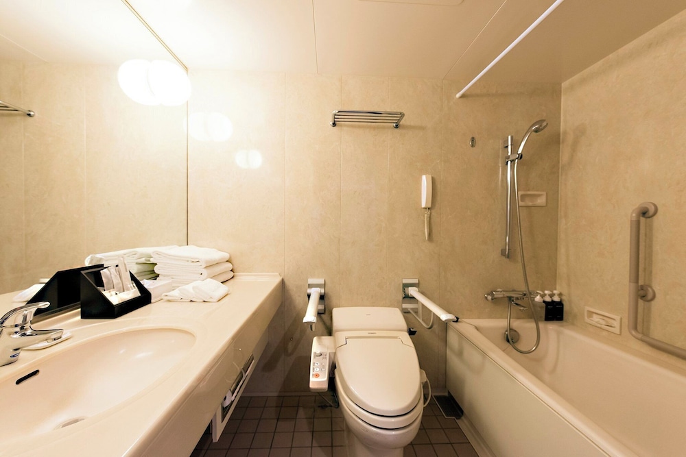 Ana Crowne Plaza Chitose 77/78
