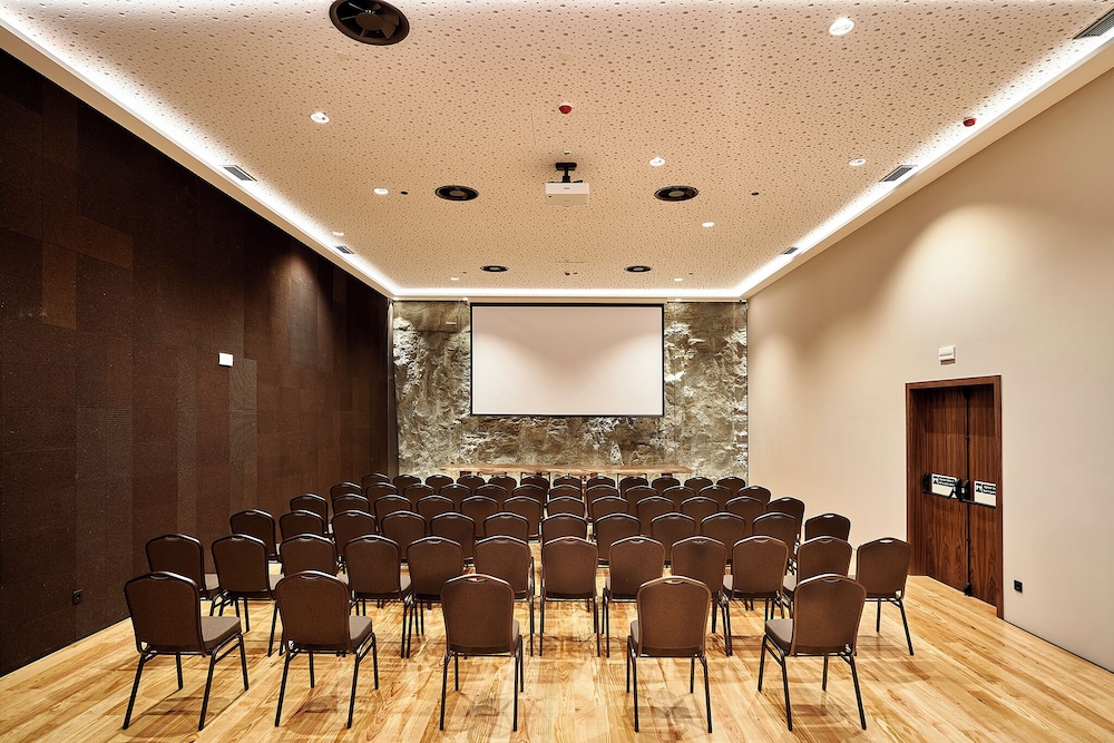 The Log Porto Hotel by Piamonte Hotels 46/50