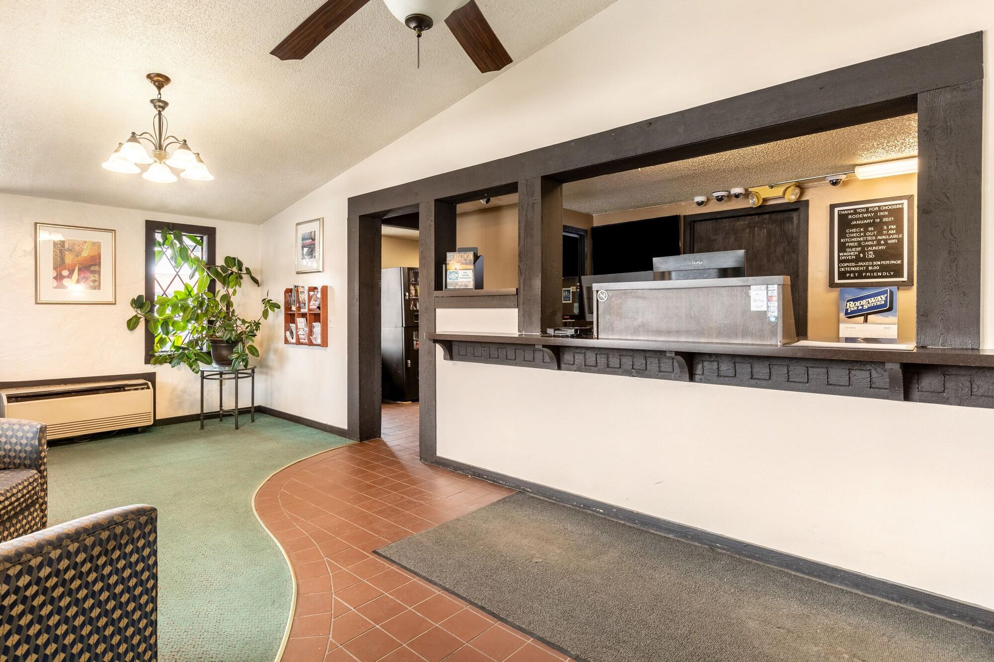 Rodeway Inn & Suites I-94 Kenosha 3/26