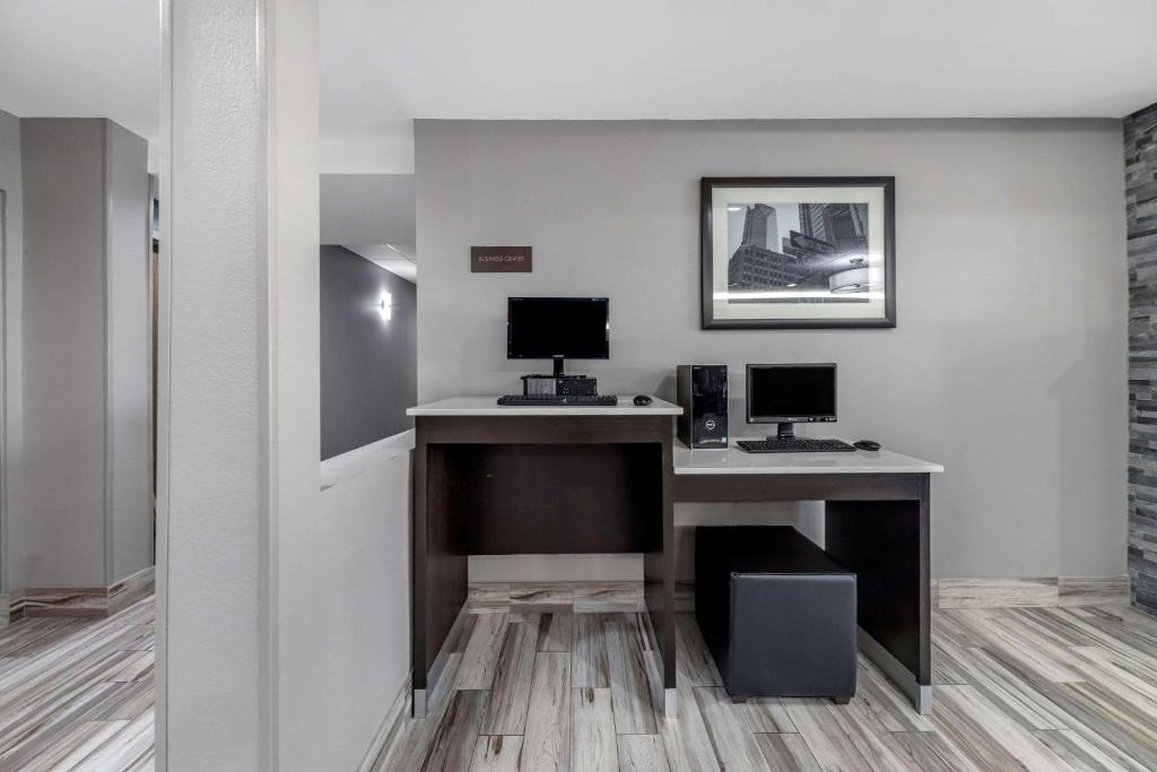 Garner Hotel Oklahoma City Quail Springs by IHG 64/71