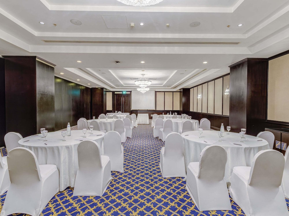 Movenpick Grand Al Bustan Dubai 54/64