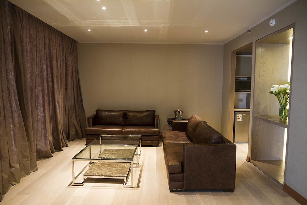 Hotel Parada Linares 33/50