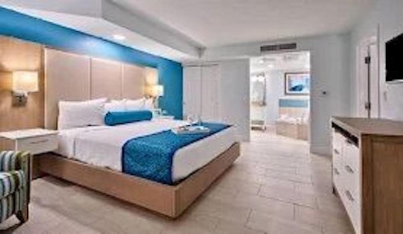 2 Bedrooms, Street View