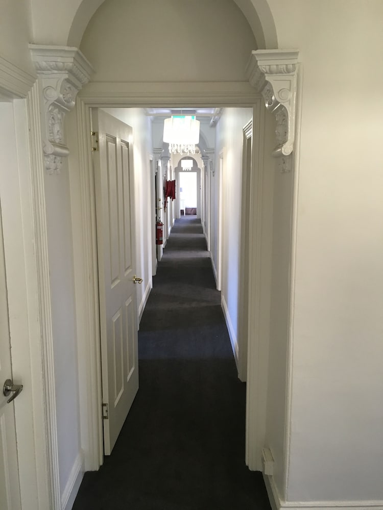 The Grand Hotel Healesville 19/47