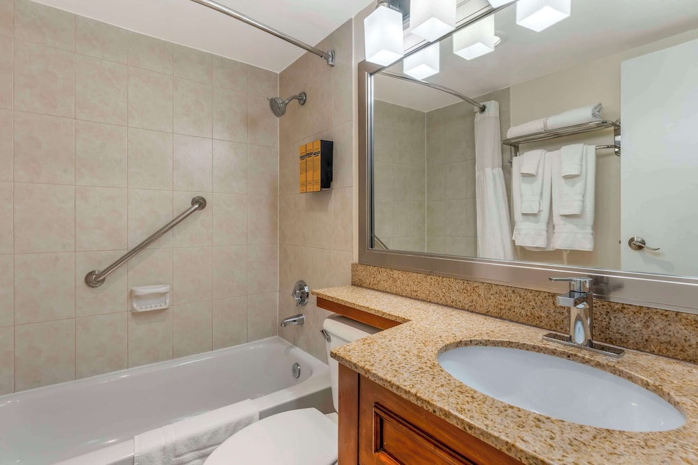 جناح بسرير كوين مع أريكة، Best Western Plus Grosvenor Airport Hotel 3/6