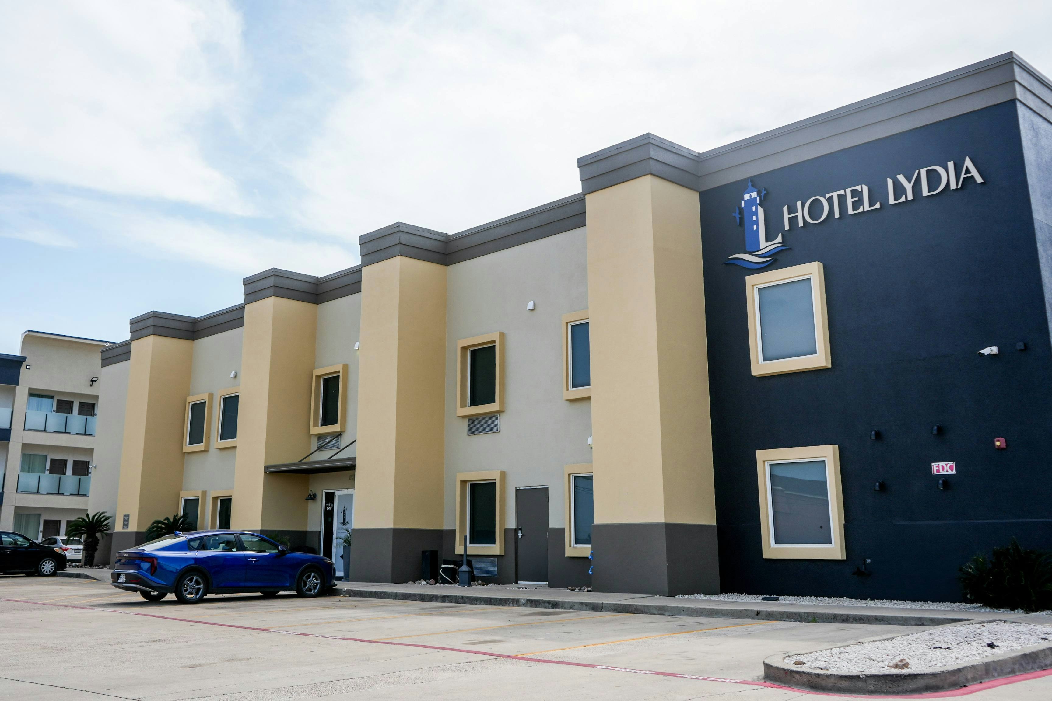 Hotel Lydia 9/82