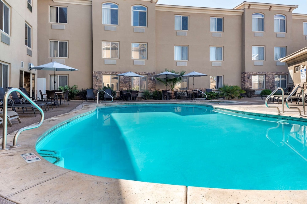 Comfort Inn At Convention Center main