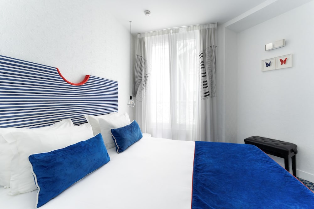 Hotel 34B Astotel (ex-Bergere Opera) 36/74