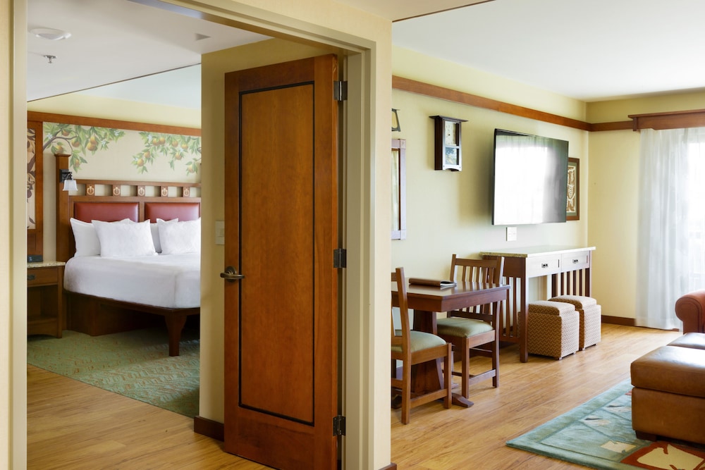 Disney Grand Californian 33/70