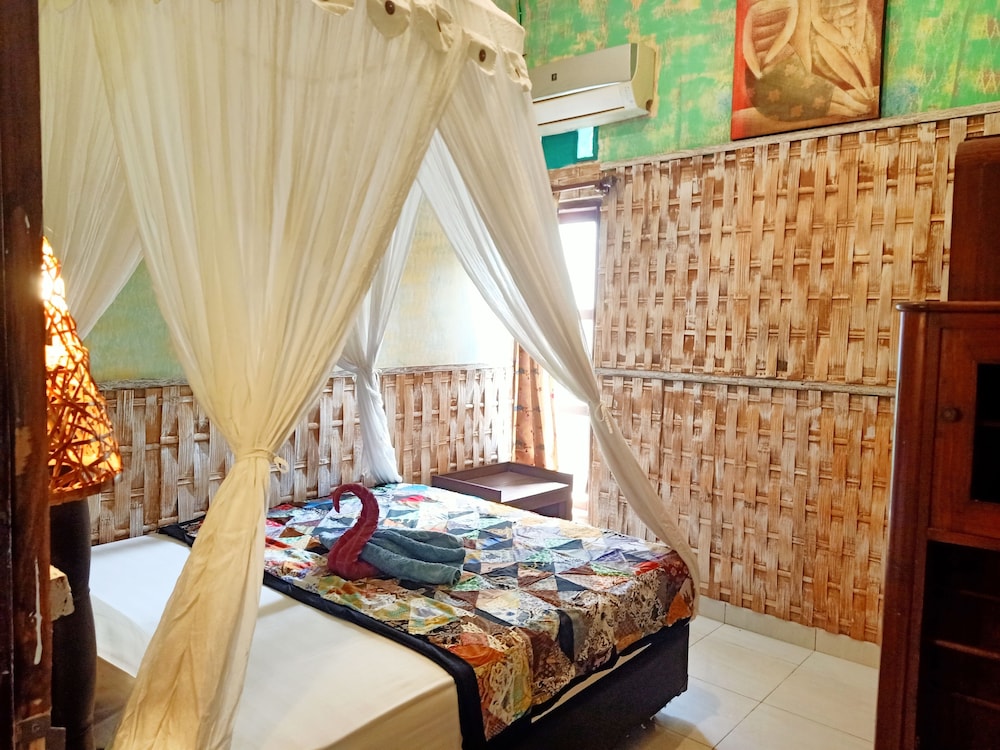 Santhika B&B 15/50