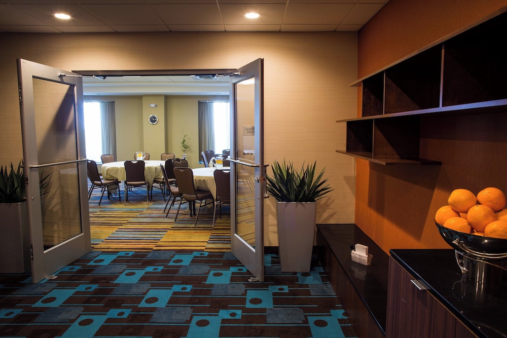 Fairfield Inn And Suites By Marriott Lincoln Southeast 36/64