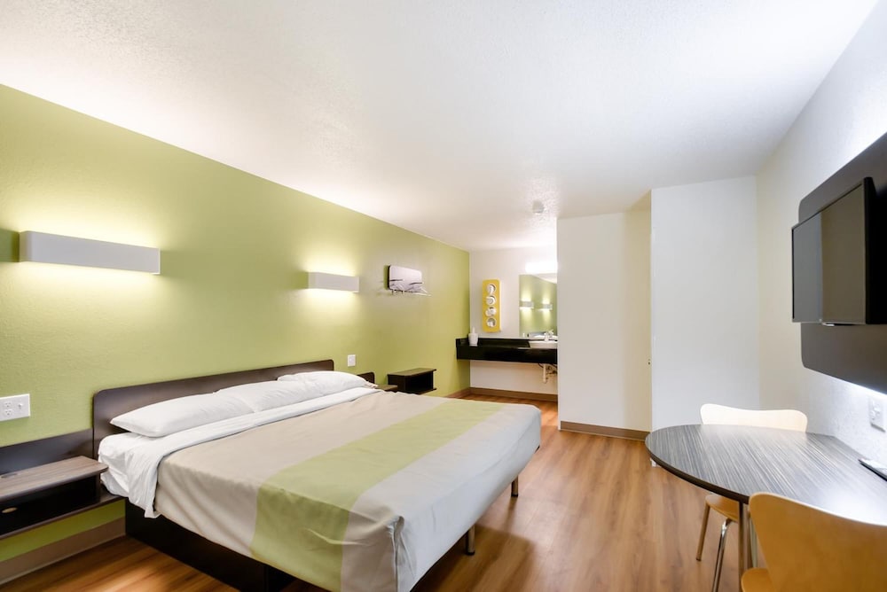 Motel 6 Charles Town Wv 24/60