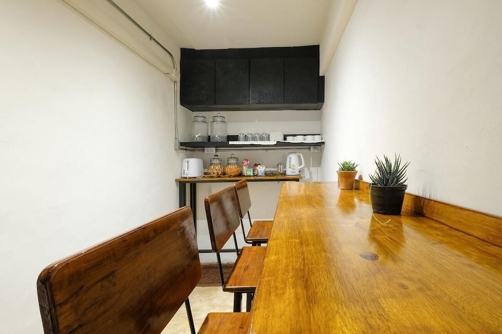 Salee Hostel 33/41