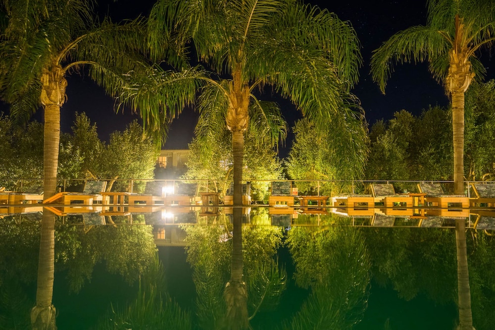 ZOE RESORT 47/50